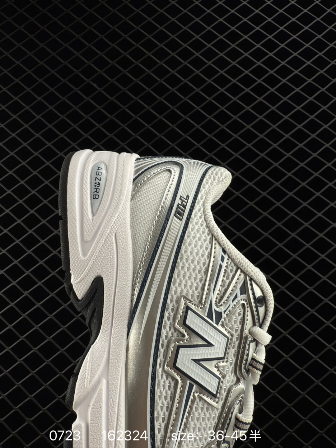 New Balance MR740 NB